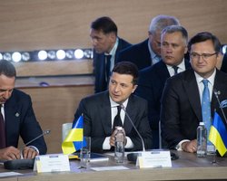 "Исправить трагическую ошибку". Зеленский предложил РФ присоединиться к Крымской платформе