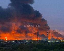 Куйбишевський НПЗ у Самарі зупинив роботу: по заводу прилетіло майже 30 дронів (фото)