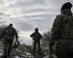 Броня не доїжджає: ЗС РФ під Покровськом масово використовують піхоту замість бронетехніки (відео)