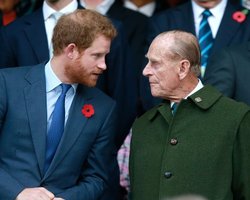 Принц Гарри собирается срочно вернуться в Великобританию из-за смерти деда, – СМИ