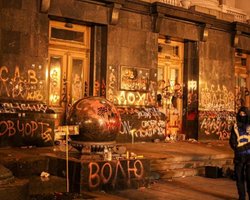 Пали ще! Хто виграв і хто програв від погромів на Банковій