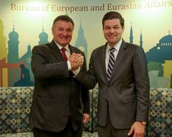 Аваков обсудил в США возвращение Донбасса и Крыма