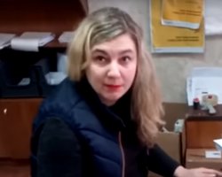 Сотрудницу "Укрпочты" уволили за нарушение "языкового закона" (видео)