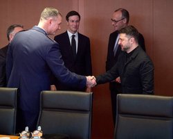 В Бундестаге пропал интернет во время визита Зеленского в Берлин: в сети заподозрили кибератаку