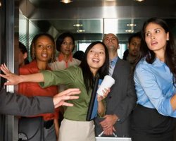 Ефект Ейнштейна: чому ми стаємо важчими або легшими в ліфті