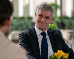 Помер П'єр Дені — зірка популярного серіалу "Емілі в Парижі" (фото)