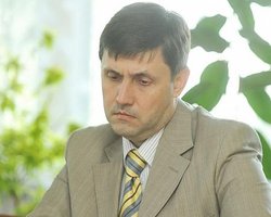 Рада попросила Януковича не допустить появления аэропорта имени Бандеры