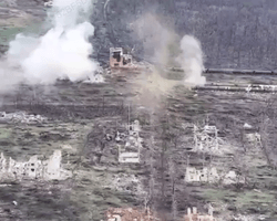 Дымило более 5 часов: россияне возле Часового Яра подожгли сооружение со своими погибшими