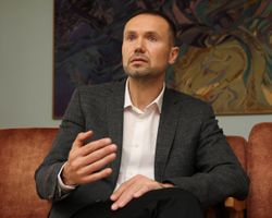 Онлайн и офлайн. Глава министерства образования Шкарлет – о работе школ в эпоху пандемии