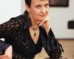 Забужко: Закон о языках официально открывает курс на раскол страны