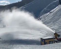 Искусственный снег Олимпиады 2022: Китай потратил дневную норму воды для 100 млн человек