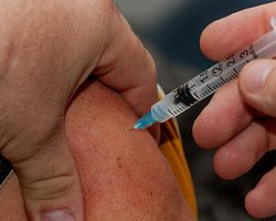 В Україні запустили спеціальну форму для вакцинації громадських діячів