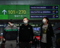 Бежали от мобилизации: в аэропорту Южной Кореи с ноября живут пятеро россиян (фото)