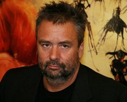 Двое актеров подали в суд на Люка Бессона за кражу сценария