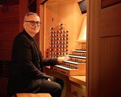 62-річного Костянтина Меладзе "застукали" із молодою дівчиною в Іспанії (фото)