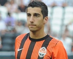 Известный агент обещает перевезти Мхитаряна в Италию