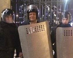 В Луганске толпа чуть не разорвала Добкина (видео)