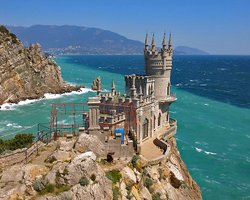 Почти треть россиянин считает Крым частью России, - опрос