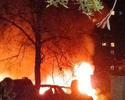 Россияне атаковали Сумы "Шахедами": повреждены жилые дома и медучреждение (видео)