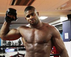 Чемпион смешанных боевых искусств бросил вызов Владимиру Кличко