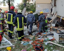 Взрыв на Григоренко: под завалами люди, есть погибший