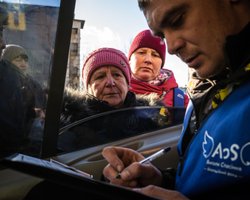 Субсидии, бронь работников и помощь ВПЛ: новый пакет поддержки прифронтовых громад от Кабмина