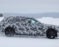 Альтернатива Cullinan: новейший электрокроссовер Rolls-Royce впервые попал на фото