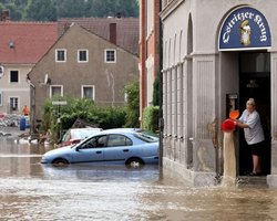 В Варшаве дожди затопили аэропорт и вокзалы