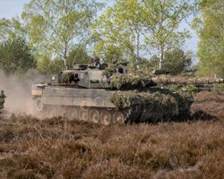 Есть один официальный запрос на передачу Украине танков Leopard, – Минобороны Британии