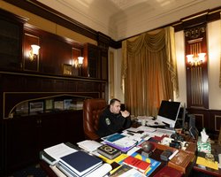 Блокнот "Список п***в 2026" и не только: что интересного СМИ заметили в кабинете Буданова (фото)