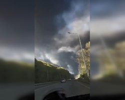 Атака дронів в Туапсе: вогонь перекинувся на нові резервуари, почалась евакуація (відео)