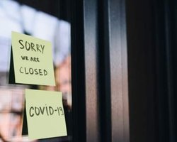 Закон вступил в силу: пострадавшие от карантина работники и ФОПы могут получить 8 тыс. грн