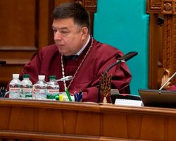 Я давал присягу, и уходить в отставку не собираюсь,  – глава КСУ