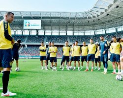 Микола Шапаренко та Сергій Сидорчук почнуть матч з Австрією в стартовому складі