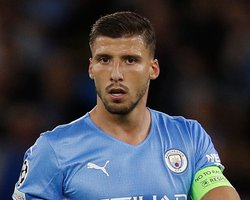 "Стойкий мужик": игрок "Ман Сити" показал странную татуировку на русском (фото)