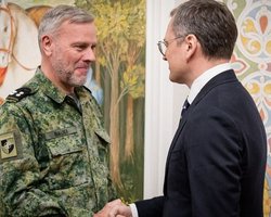 Глава военного комитета НАТО прибыл в Киев и встретился с Кулебой: о чем разговаривали