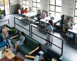 Вакансий много, работы мало. Как и почему изменяются условия труда в Украине и растут ли зарплаты