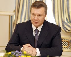Янукович наградил Назарбаева орденом Свободы