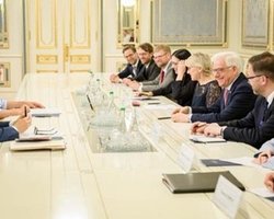 Польский глава МИД назвал различия между Порошенко и Зеленским