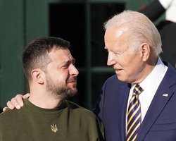 "Зеленский в феврале дал приказ бить по скоплениям ВС РФ в Ростовской области", — CNN