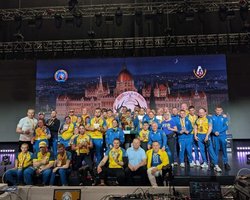 Отказались стоять на пьедестале под гимн РФ: украинских параармреслеров оштрафовали на соревнованиях в Будапеште