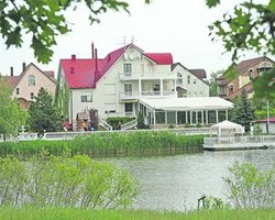 СМИ: Черновецкий продает свою дачу в Конча-Заспе за $10 млн.