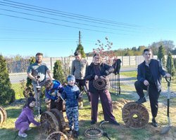 Місцева байка виявилася правдою: підлітки знайшли закопаний танк у польському селі (фото)