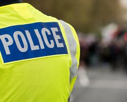 Британская полиция в целях безопасности связалась с россиянами, получившими убежище