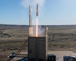 Компания Lockheed Martin создала новое оружие: ракета вылетает из обычного контейнера (фото)