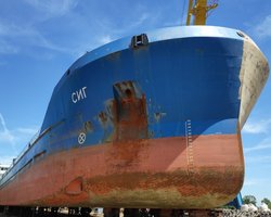 SIG "устал" от взрыва: как морской дрон обезвредил один из самых мощных танкеров РФ