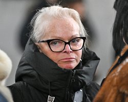 Встати не могла: зрадницю Ларису Доліну екстрено повезли у лікарню