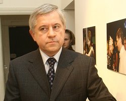 Кинах: Международной изоляции Украины не будет