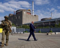 Российские оккупанты грозят остановить Запорожскую АЭС