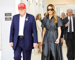 Французский шик: образы Мелании Трамп в день выборов и после предварительных результатов (фото)